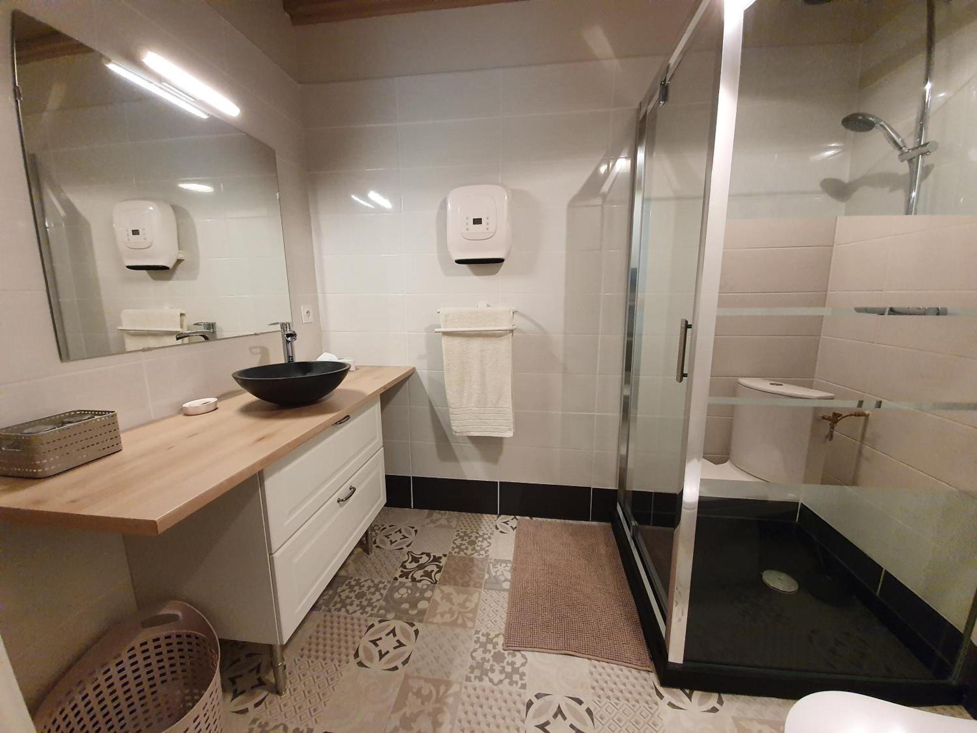 Gite Confortable Avec Spa Prive Et Confort Moderne Pont-de-Larn Luaran gambar